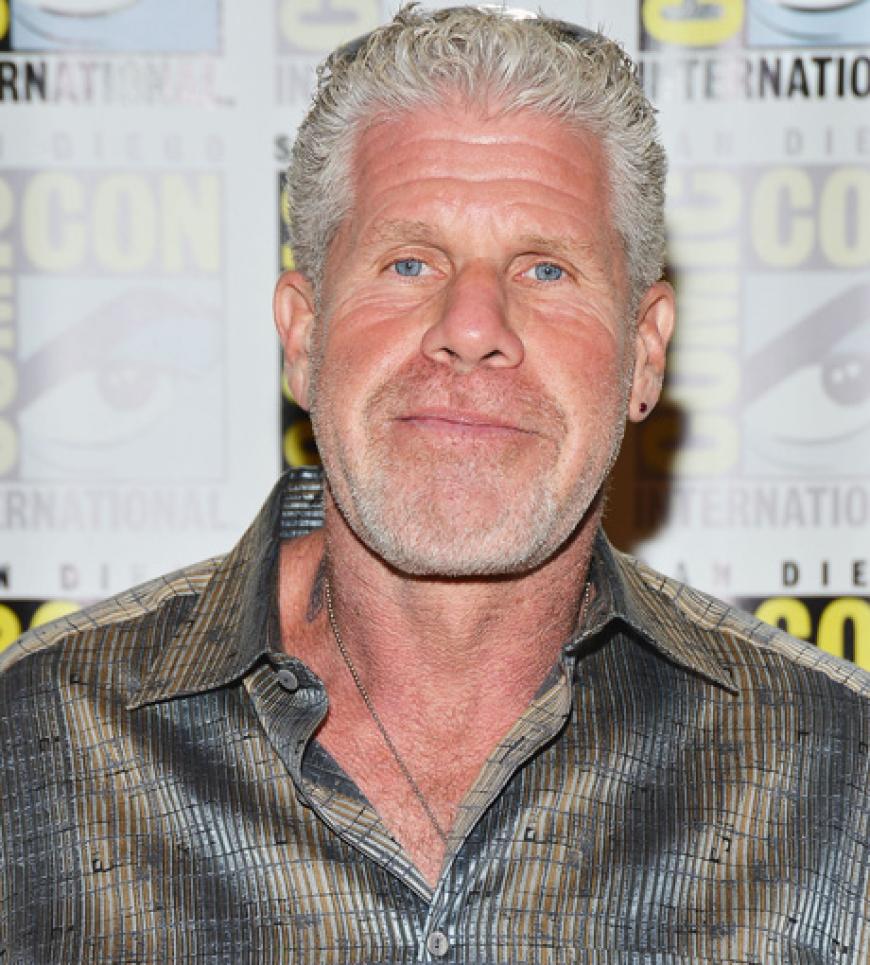 Dabei machte Ron Perlman kurz zuvor noch einen ganz anständigen Eindruck