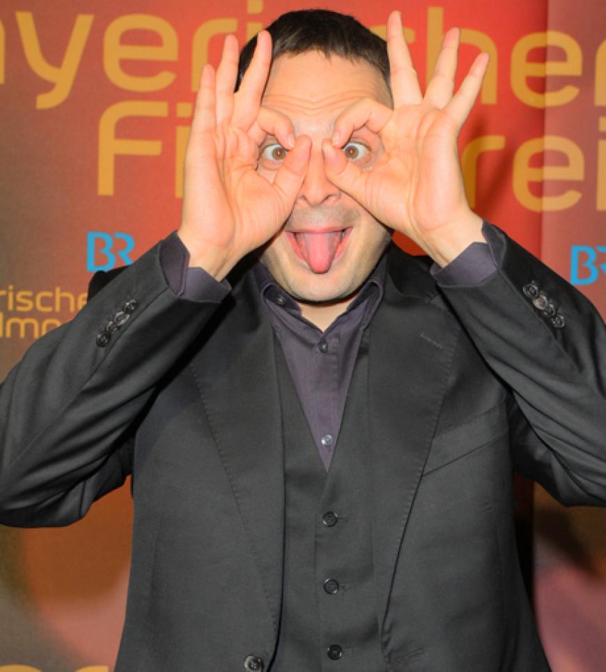 Comedian Kaya Yanar lockerte die Stimmung auf