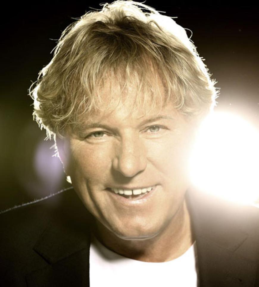 Bernhard Brink brachte schon so manche Frauenherzen zum Schmelzen. Ob der Schlagerstar auch auf dem Tanzparkett so überzeugen sein?´