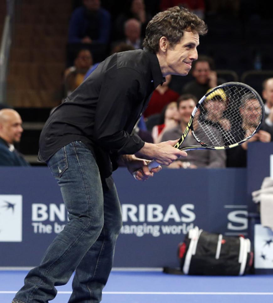 Ben Stiller spielt Tennis mit Rafael Nadal beim BNP Paribas Showdown im Madison Square Garden, New York. Seine Frau Christine Taylor saß im Publikum und sah zu.
