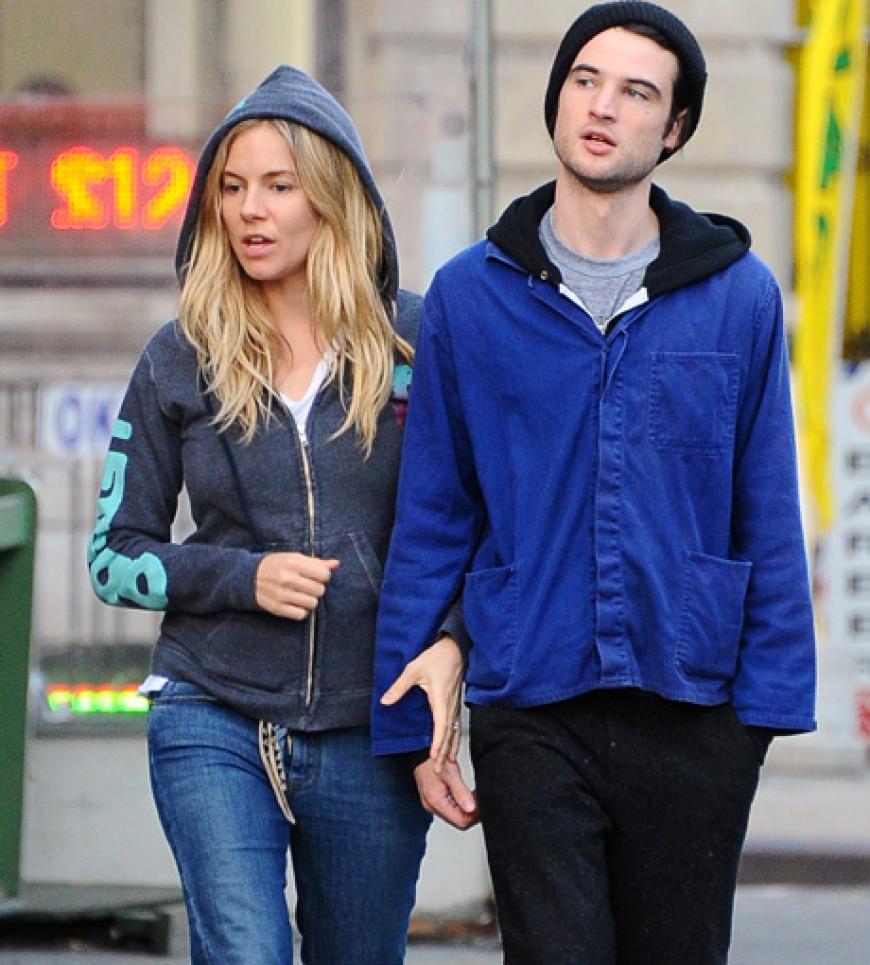 New York: Sienna Miller bei einem Spaziergang mit ihrem Verlobten Tom Sturridge