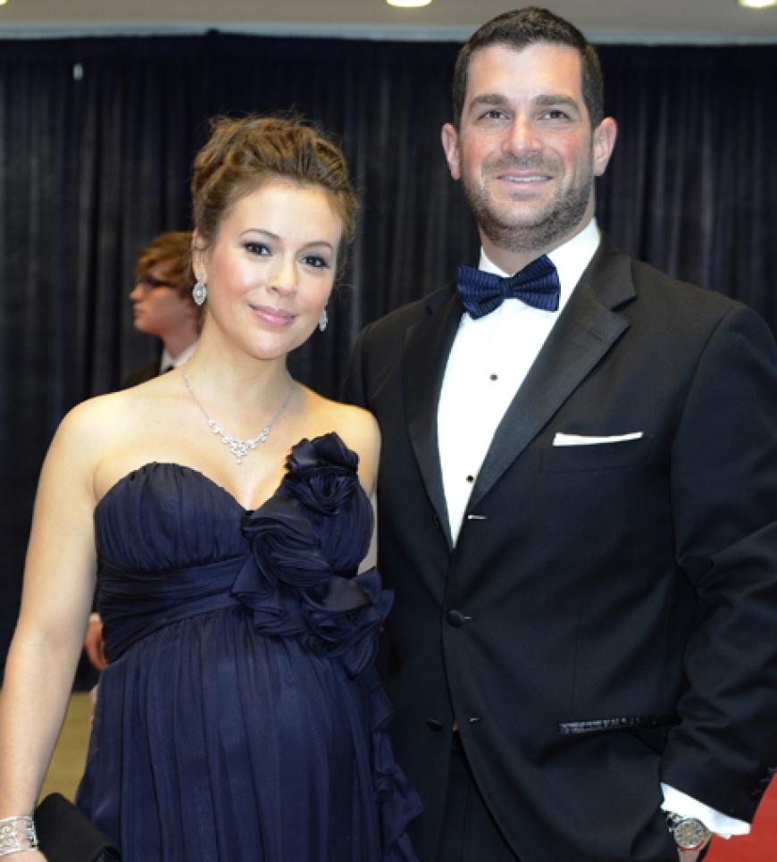 Hochschwanger schmiss sich Schauspielerin Alyssa Milano in eine edle Robe und kam mit ihrem Lebensgefährten David Bugliari zum glamourösen Event