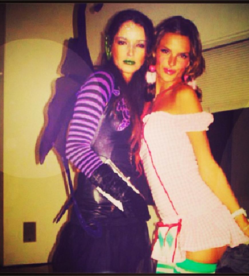 Alessandra Ambrosio extrem sexy...