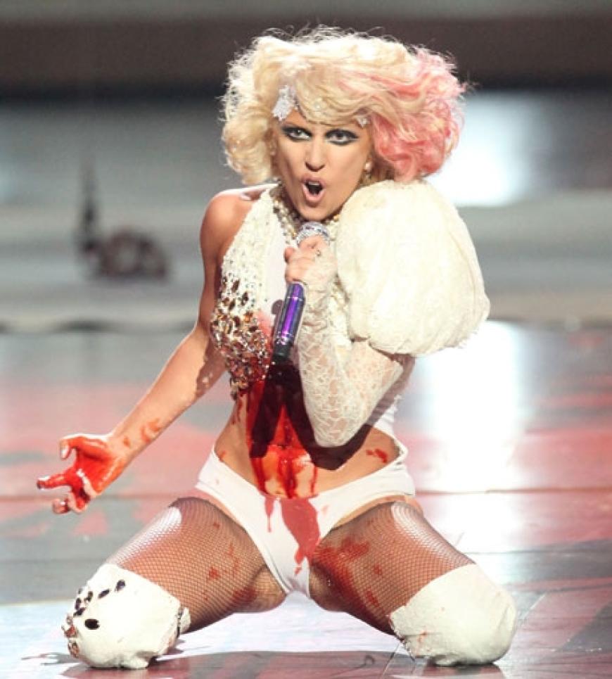 Sängerin Lady GaGa überzeugte das Publikum mit einer gewagten Performance