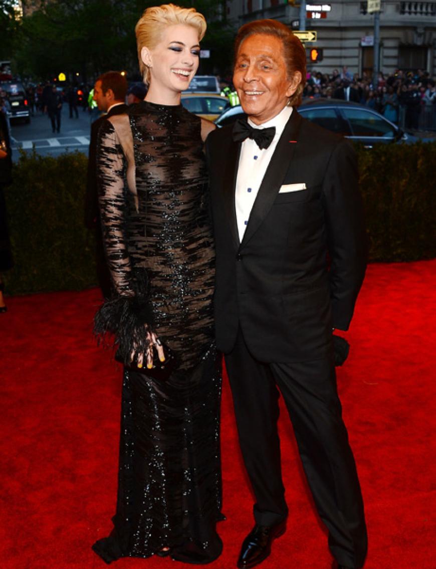 Anne Hathaway, Valentino Garavani