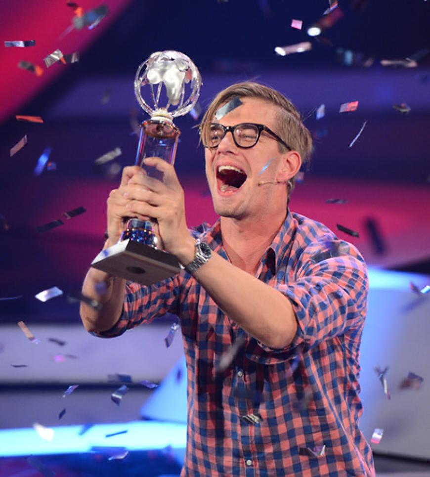 Am Ende triumphiert Joko und reißt den Pokal in die Höhe. Dieses Duell ist gewonnen - mal sehen, wann es die Revanche gibt