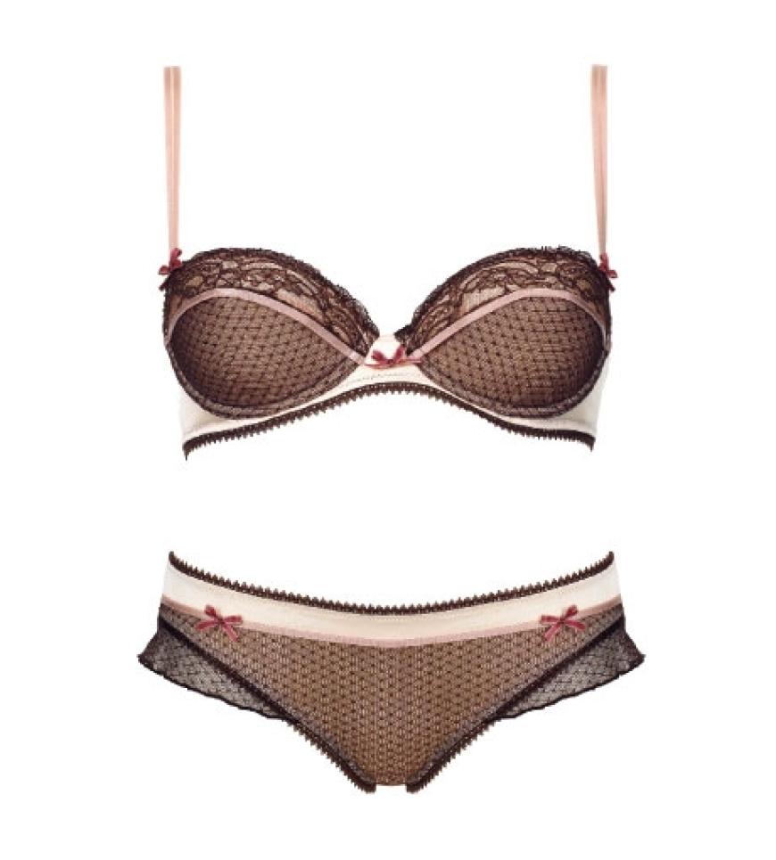 Detailverliebt und zweifarbig von Passionata, BH ca. 40 Euro, Slip ca. 20 Euro