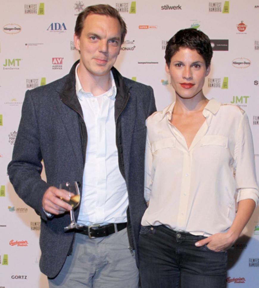 Jasmin Gerat und Begleitung
