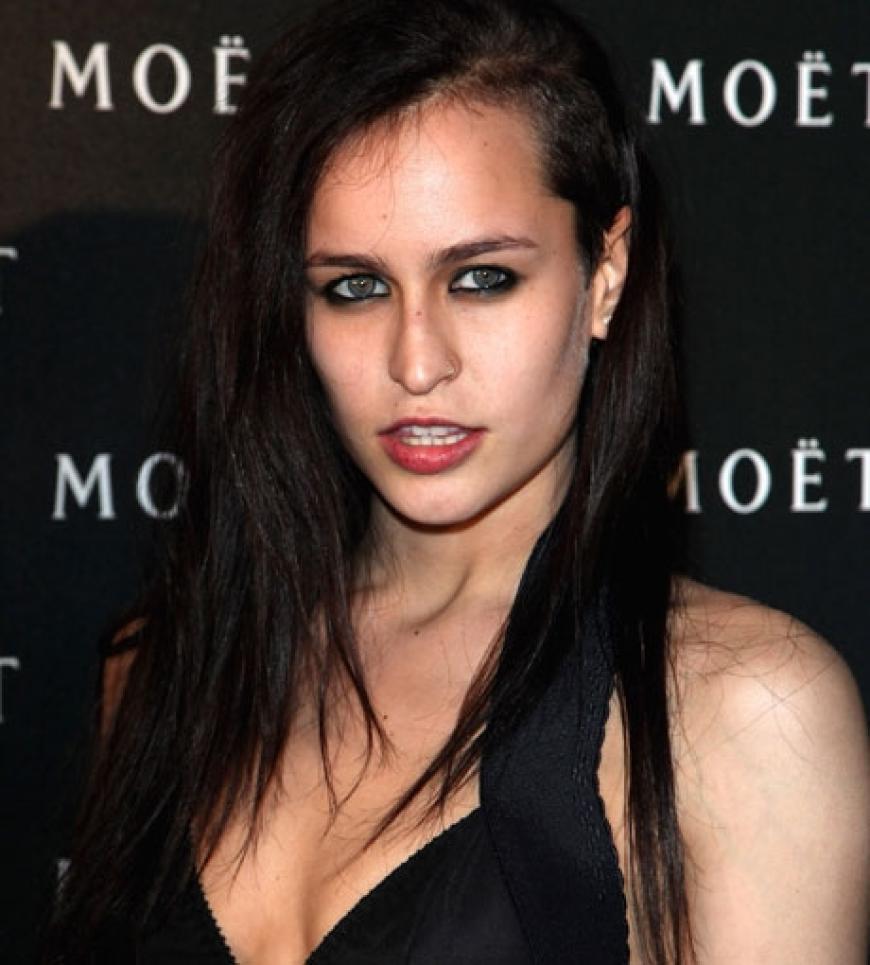 Model und Stilikone Alice Delall