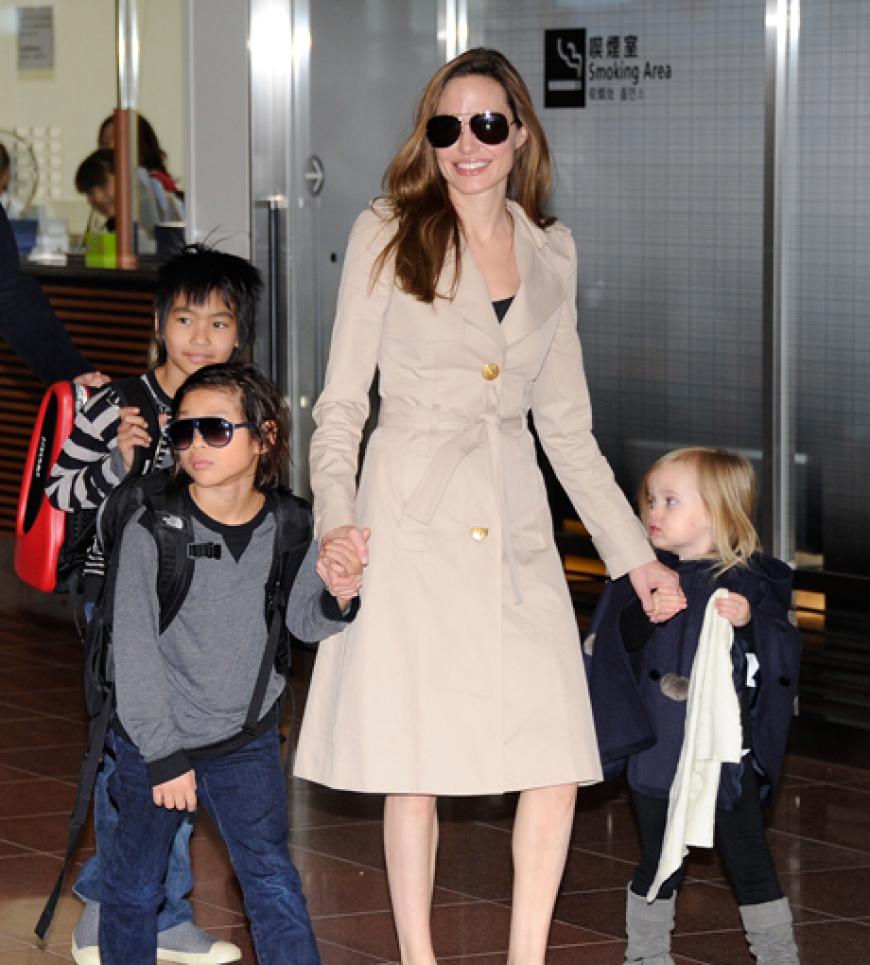 Coole Mami: Angelina Jolie lächelt gelassen