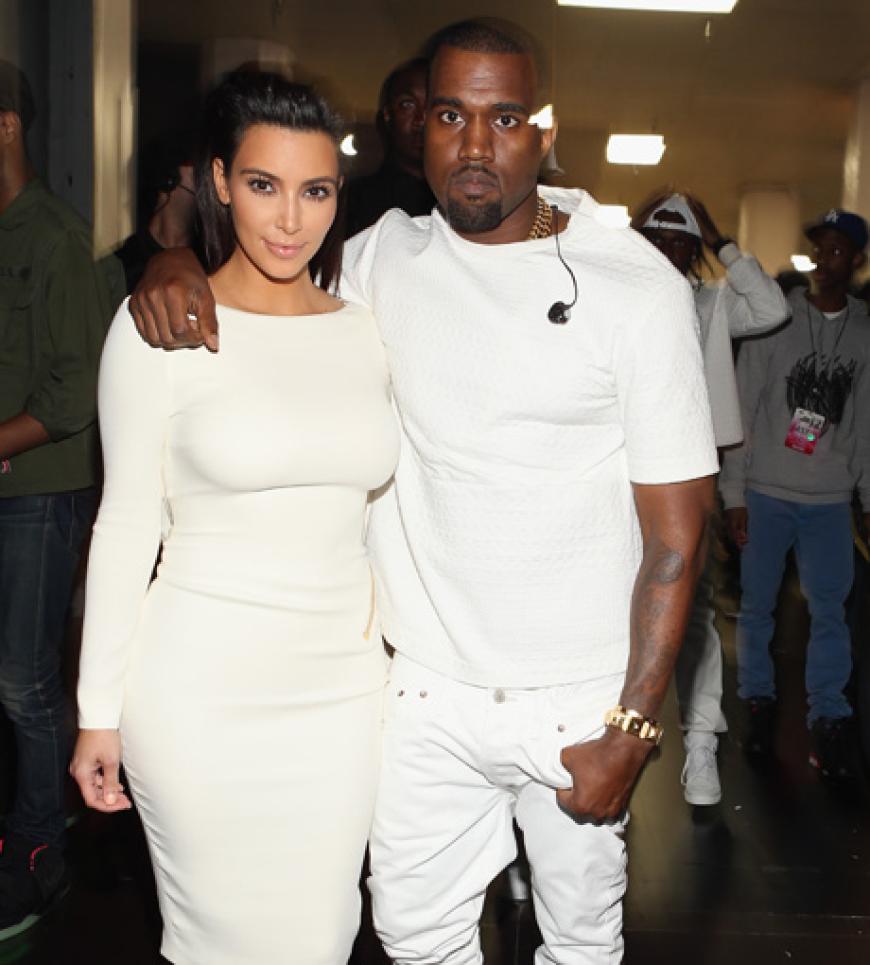 Ein Paar - ein Outfit: Fashionmäßig schwimmen Kim Kardashian und Kanye West auf einer Welle