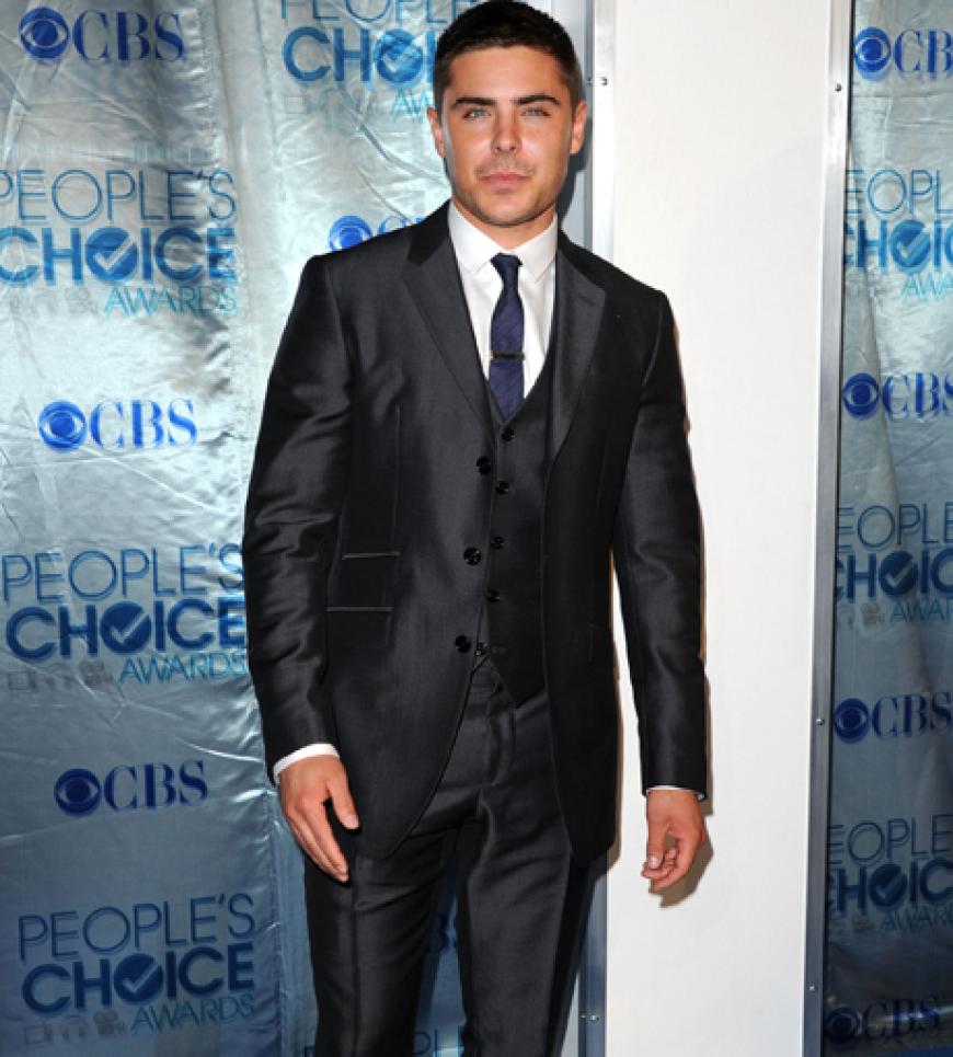 Der beliebteste Junggeselle des Abends: Zac Efron kam nach der Trennung von Vanessa Hudgens erstmals wieder solo auf eine Veranstaltung