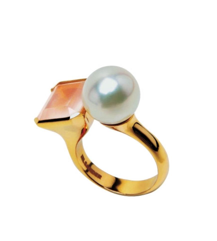 Ring mit Süßwasserperle und Smaragd von Jil Sander, Preis auf Anfrage