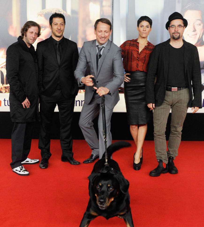 Oliver Korittke, Fahri Yardim, Jan Josef Liefers, Wotan Wilke Möhring, Hund Bruno und Jasmin Gerat