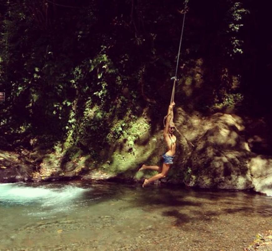 Ich Tarzan, du Jane! Lena Gercke schwingt sich athletisch durch den Urwald