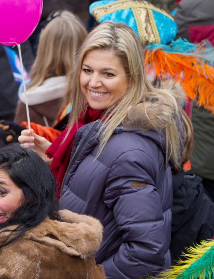 Máxima zeigt sich gern volksnah und ist deshalb auch sehr beliebt bei ihren Untertanen