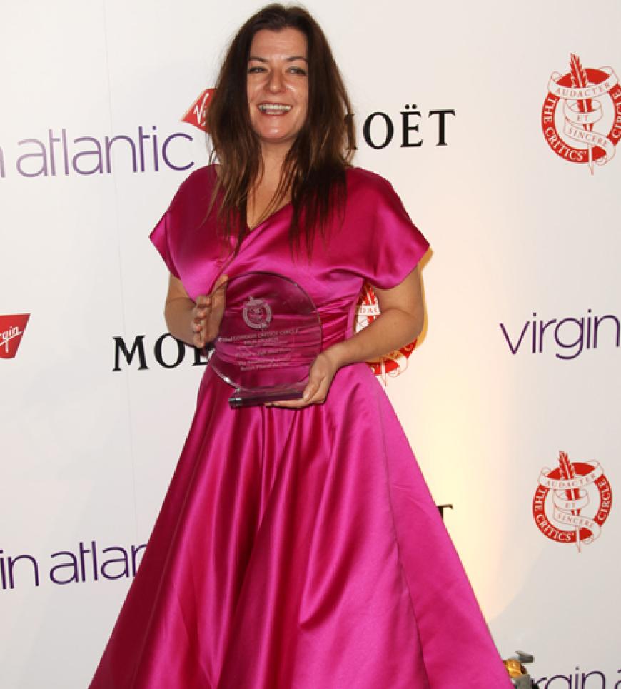 Holte sich ihren Preis ganz in Pink ab: Die schottische Regisseurin Lynne Ramsay