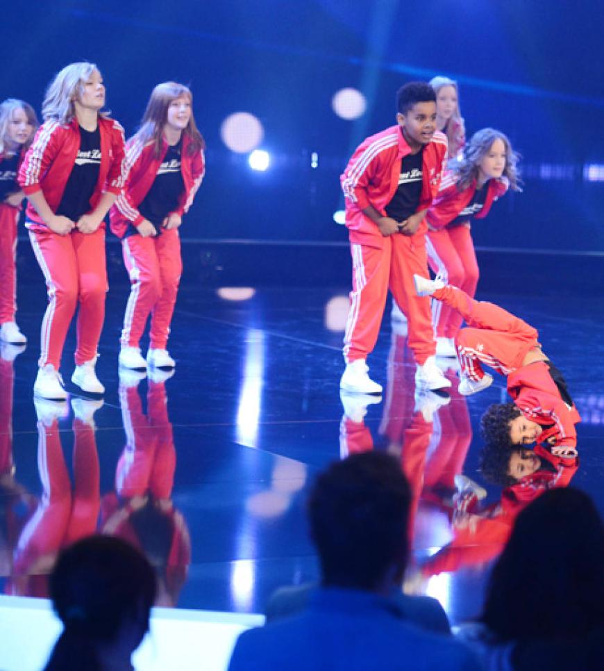 Erst drei Jahre ist der Mini-Breakdancer alt