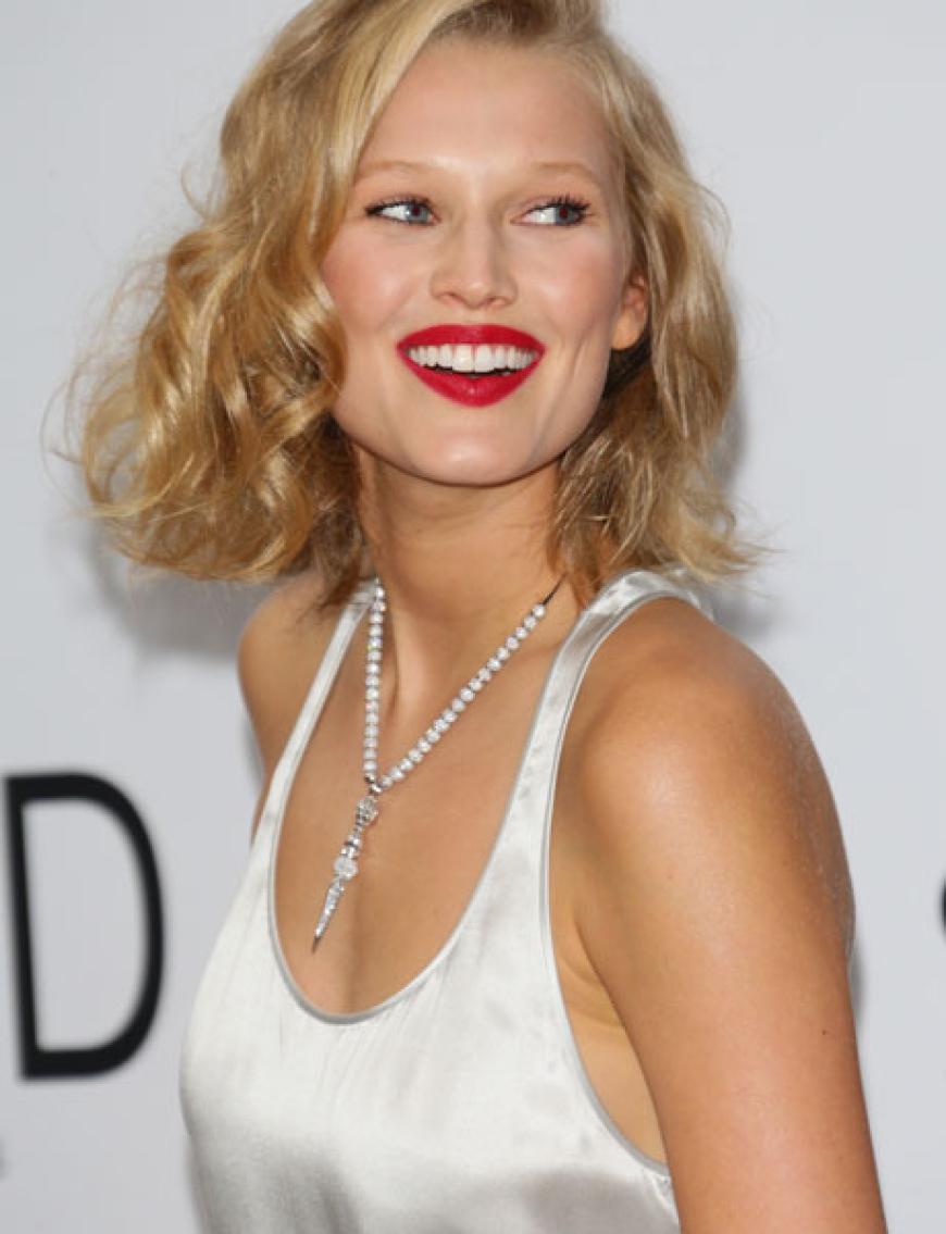 Strahlte in die Kameras: Topmodel Toni Garrn. Leider kam die Hamburgerin ohne ihren Freund Leonardo DiCaprio