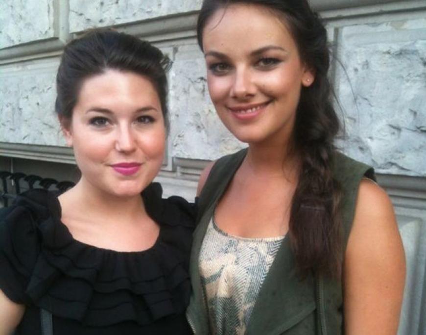 Katharina aus dem Style-Ressort traf GZSZ-Star Janina Uhse in Berlin (re.)