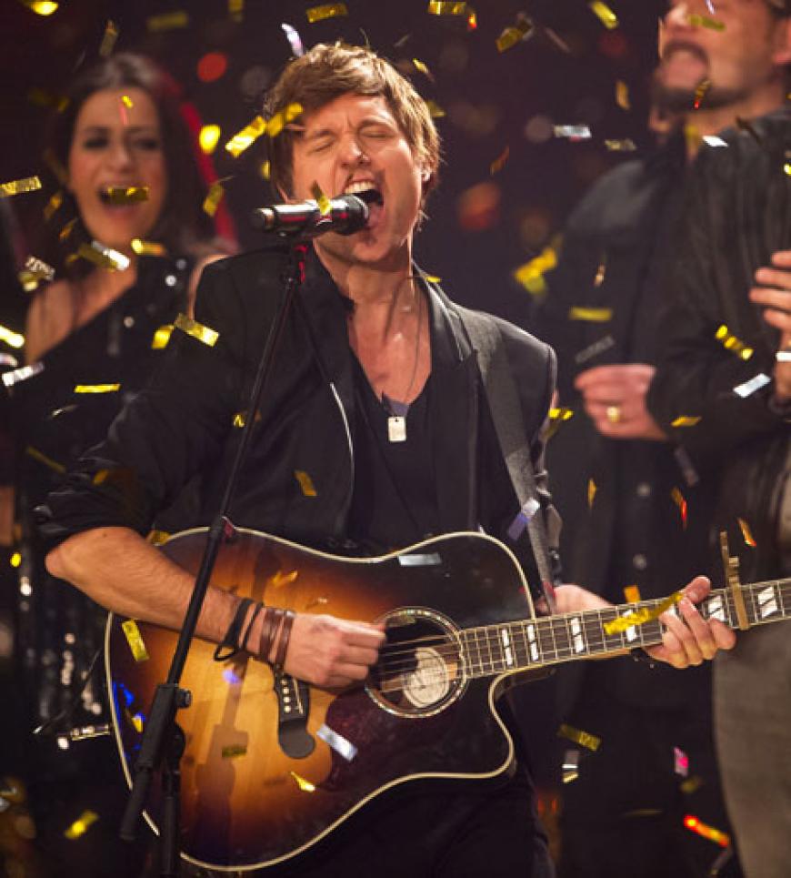 Song im Goldregen: Nick perfomte zum Schluss noch einmal sein Lied
