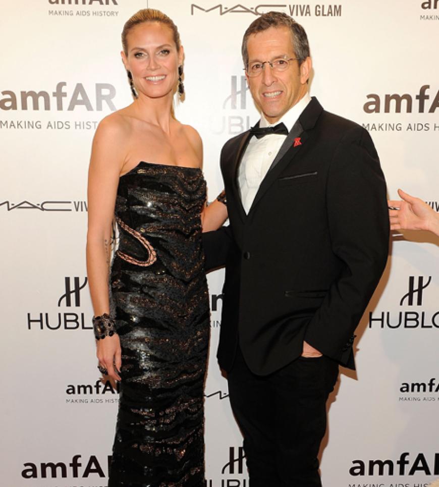 Heidi Klum mit strahlte an der Seite von Designer Kenneth Cole