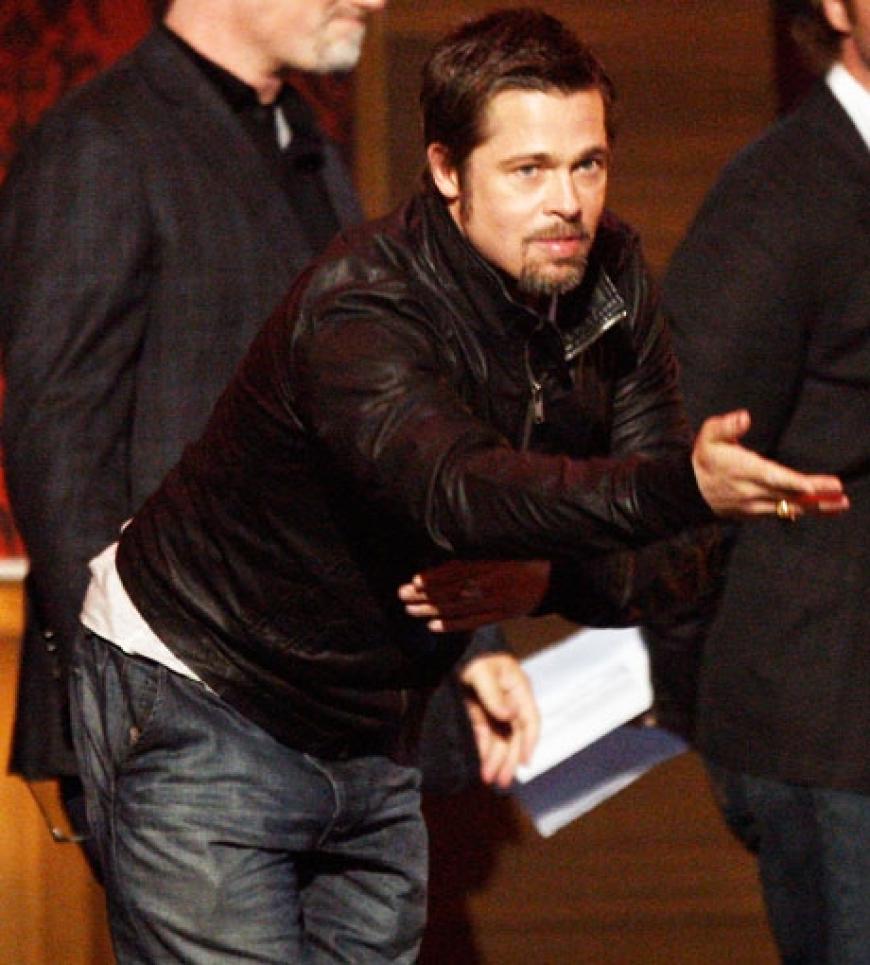 Und ganz ehrlich, Brad Pitt wird mit den Jahren immer schöner. Kaum zu glauben, dass der Schauspieler und sechsfache Vater schon 45 Jahre alt ist