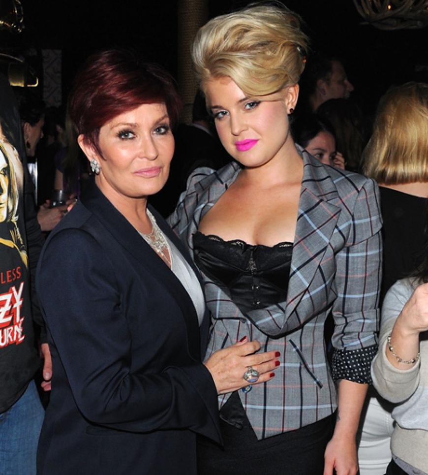 Natürlich feierten Ehefrau Sharon und Tochter Kelly Osbourne mit