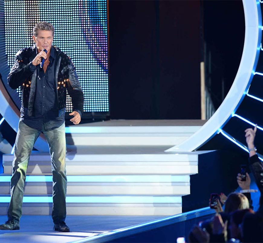 David Hasselhoff: Der 61-jährige Weltstar liebt Deutschland:´ âIch möchte dem deutschen Publikum zeigen, wie sehr ich ihre Kultur respektiere. In das âPromi Big Brotherâ-Haus einzuziehen, wird eine große Erfahrung für mich.