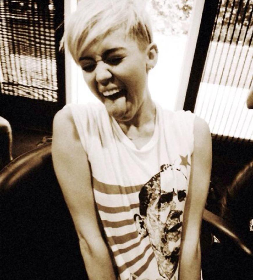 Wahlkampf mal anders: Miley Cyrus wirbt mit einem Barack-Obama-Shirt für den Kandidaten