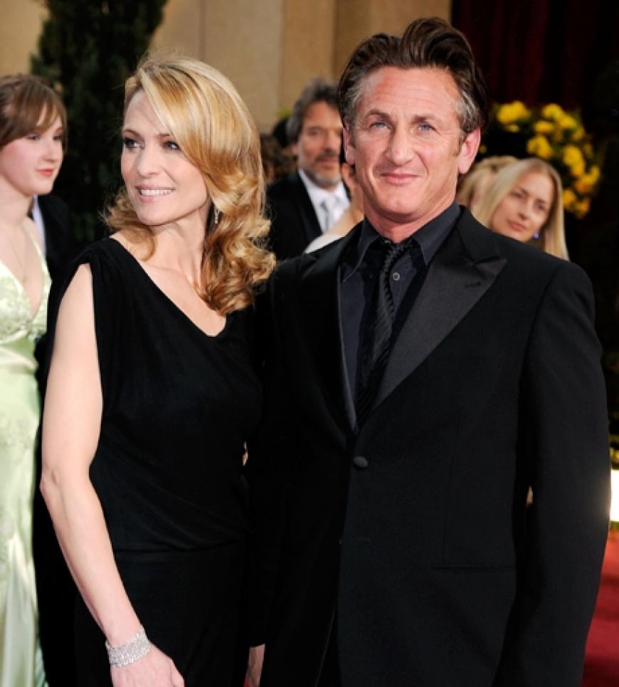 US-Star Sean Penn kam mit seiner Frau Robin Wright: Der Schauspieler wurde als bester Darsteller für seine Rolle als Politiker und Schwulen-Aktivist im Kinofilm
