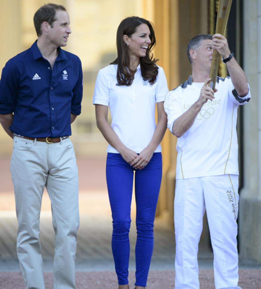 Kate Middleton liebt es lässig. Auch in Röhrenjeans und Polohemd macht die Herzogin eine gute Figur