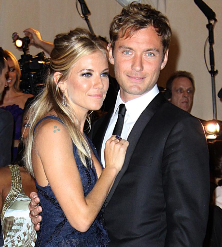 Auch Sienna Miller und Jude Law traf 2011 der Trennungs-Fluch: Nach einer langen On-/Off-Beziehung scheiterte im Februar ein erneuter Versuch die Beziehung aufrecht zu erhalten