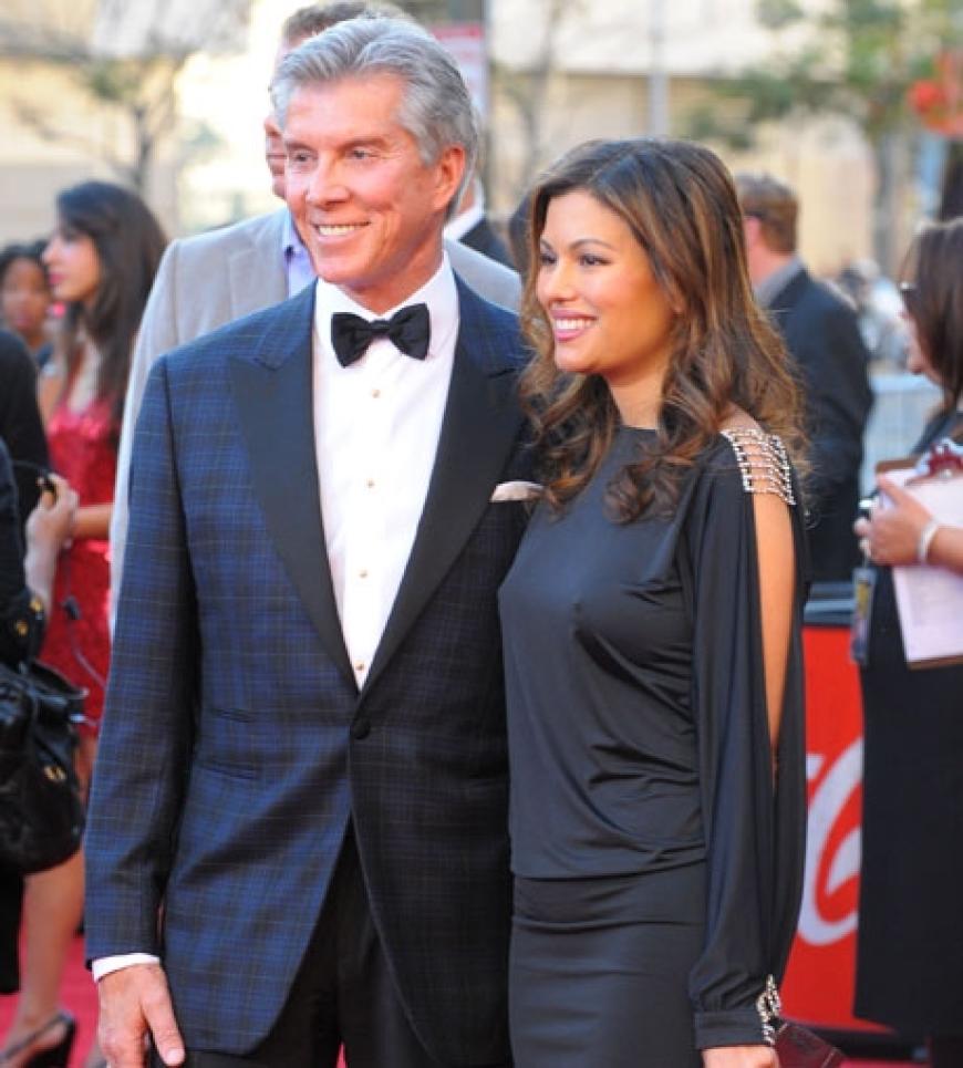 Er ist durch die Moderation zahlreicher Boxkämpfe bekannt geworden: Michael Buffer