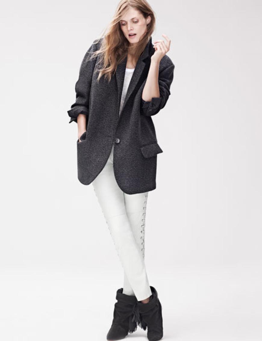 T-Shirt 29,99 Euro, Mantel 149 Euro, Hose 79,95 Euro,´ Lederstiefel 199 Euro