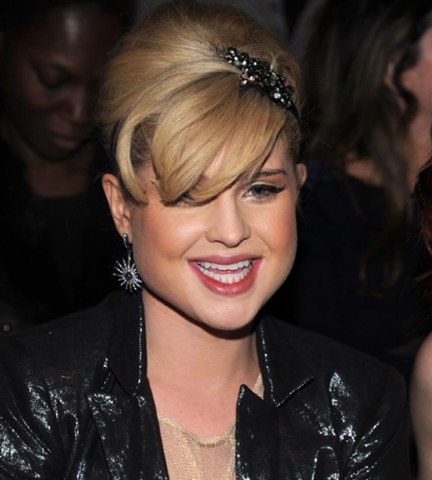 Von der kleinen pummeligen Rocker-Tochter zum Liebling der Designer schaffte es Kelly Osbourne