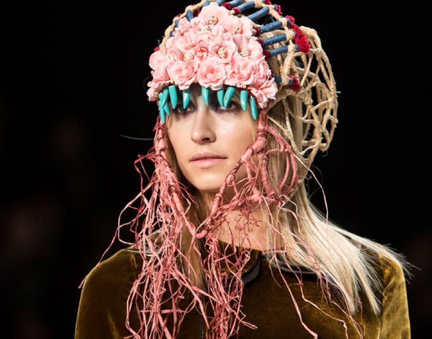 Lena Gehrke lief für Designerin Rebekka Ruetz
