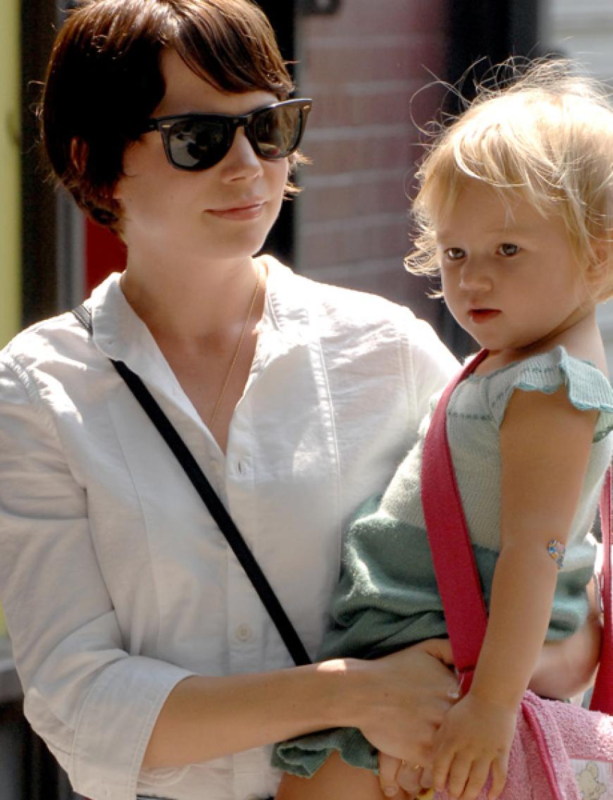 Gut und behütet wuchs die Tochter von zwei Hollywood-Stars auf. Doch dann kam der schwere Schicksalsschlag: Matilda Roses Papa, Heath Ledger starb im Januar 2008 an einer Überdosis. Matilda war damals zwei Jahre alt