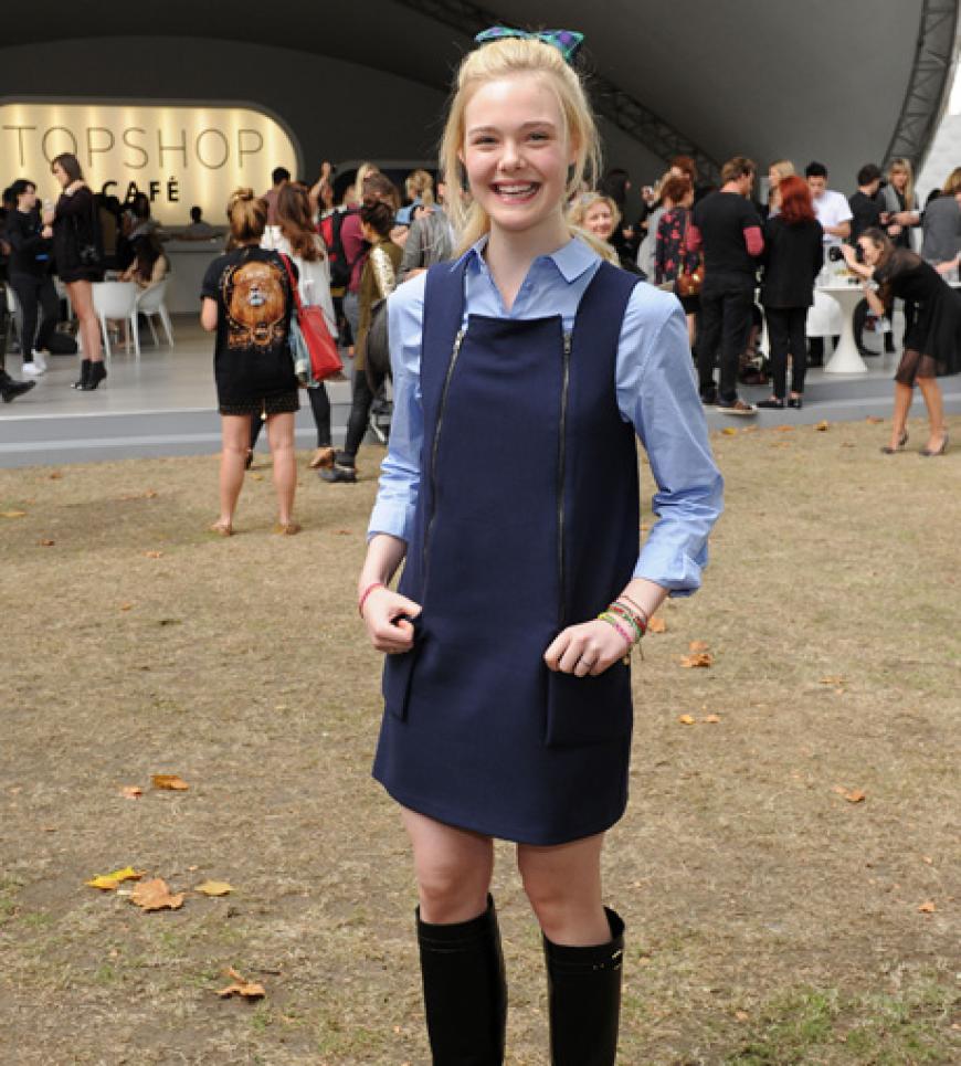 Schauspielerin Elle Fanning in einem süßen Outfit