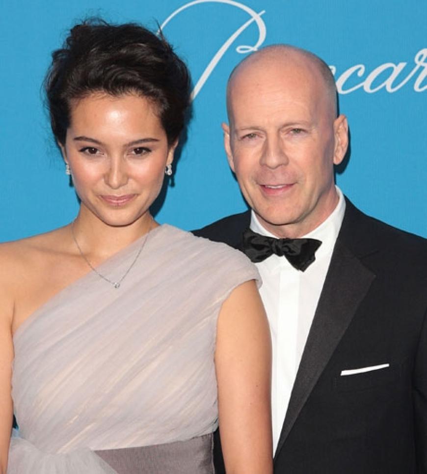 Im März gaben sich Bruce Willis und Emma Heming in der Karibik das Ja-Wort. Sogar seine Ex-Frau Demi Moore kam gemeinsam mit ihrem Ehemann Ashton Kutcher, um dem Paar zu gratulieren