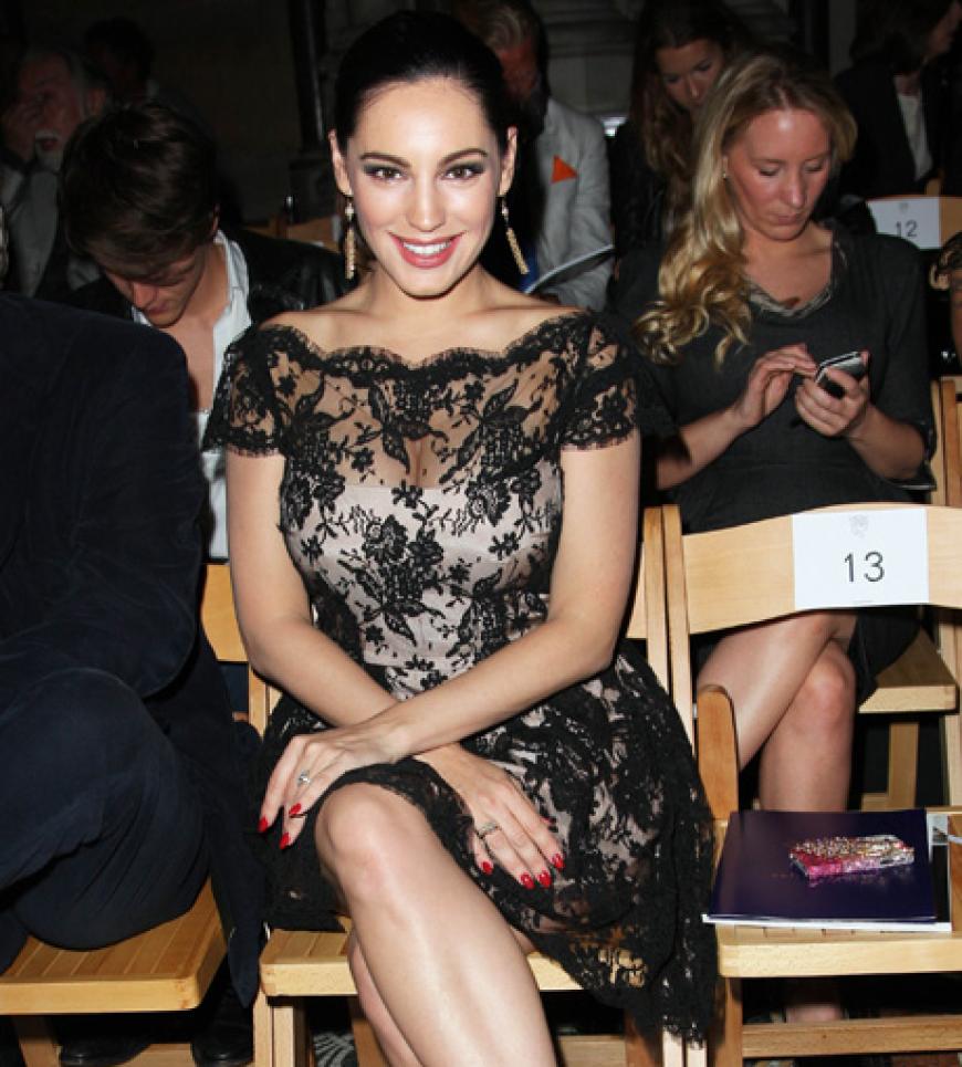 Echt spitze! Kelly Brook bei der Fashion Week