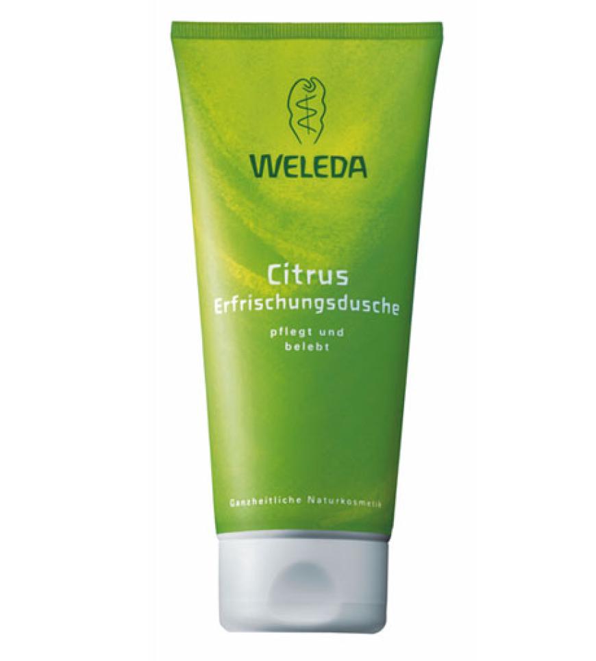 Endlich wieder frischere Düfte, die zum Sonnenwetter passen! Wir empfehlen: Die Weleda Citrus-Erfrischungsdusche weckt den Körper schon morgens richtig auf. Der intensive belebende Duft von Zitronen und Orangen bringt den Kreislauf auf Trab, wertvolle Wirkstoffe wie reines Sesamöl pflegen die Haut nachhaltig und spenden viel Feuchtigkeit. 200 ml, über Rakuten, ab 5,95 Euro