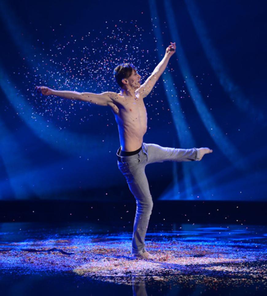 Sorgte mit seiner Konfetti-Show für Gänsehaut-Feeling im zweiten Halbfinale: Dennis Mac Dao aus Berlin
