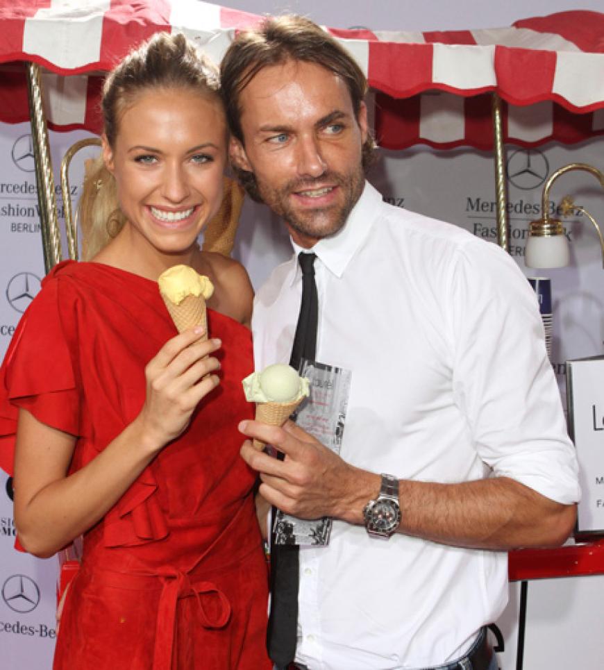 Und sie isst doch! Alena Gerber mit ihrem Freund Sven Hannawald