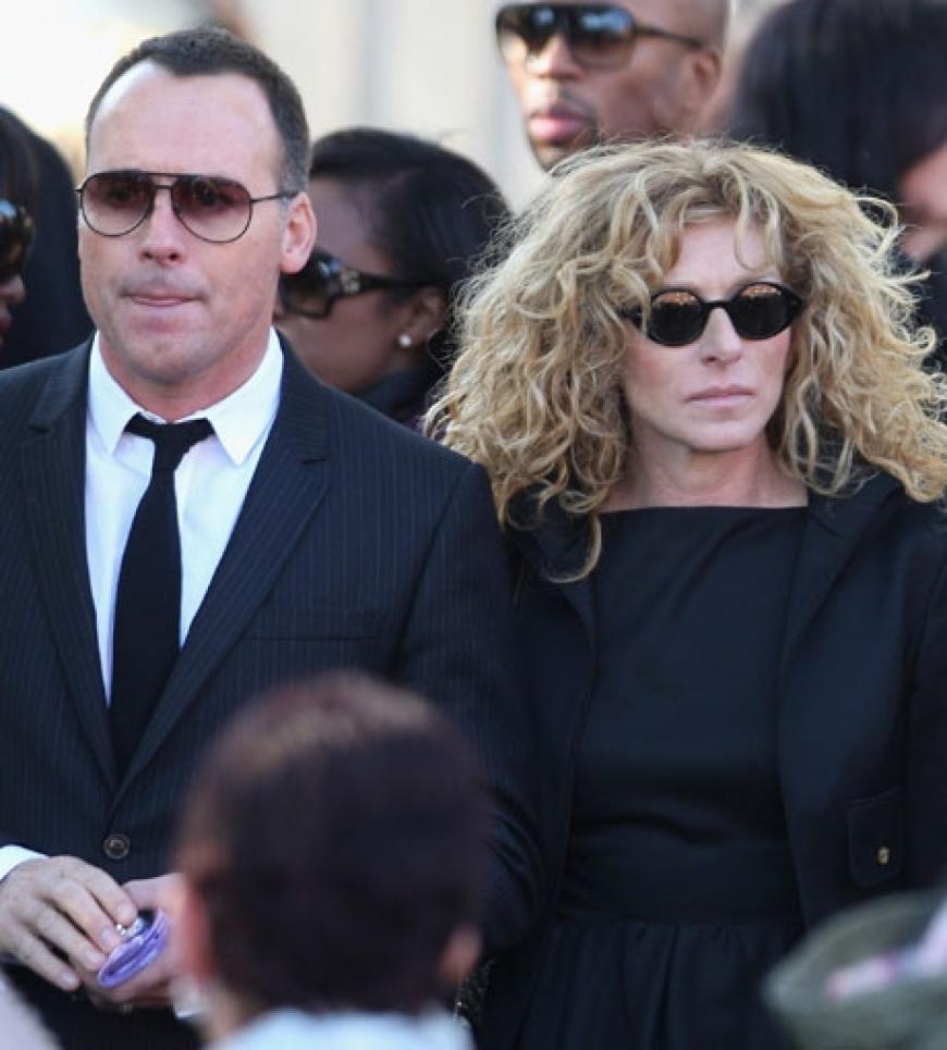 Der Ehemann von Elton John, David Furnish und seine Begleitung Kelly Hoppen