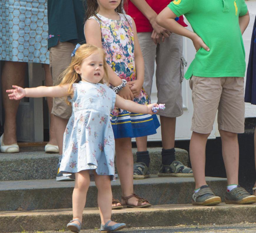 Oh, oh, schön die Balance halten, Prinzessin Josephine!