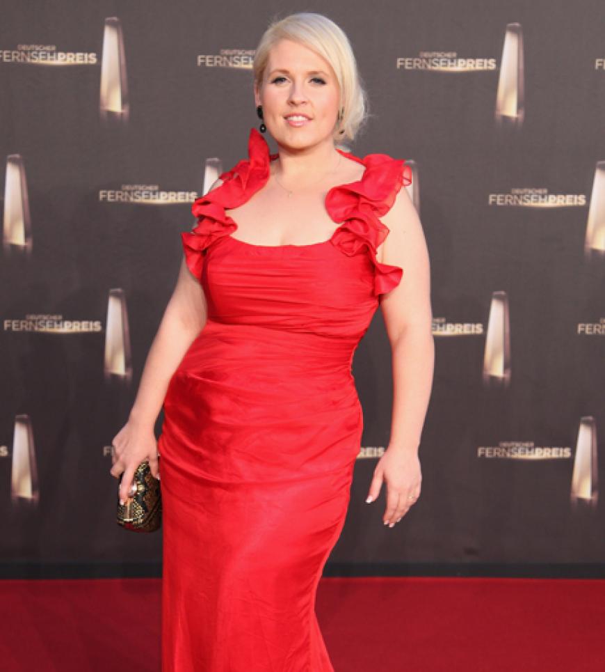 Lady in Red: Sängerin Maite Kelly. Doch mit diesem Kleid leistete sie sich einen kleinen Fauxpas ...