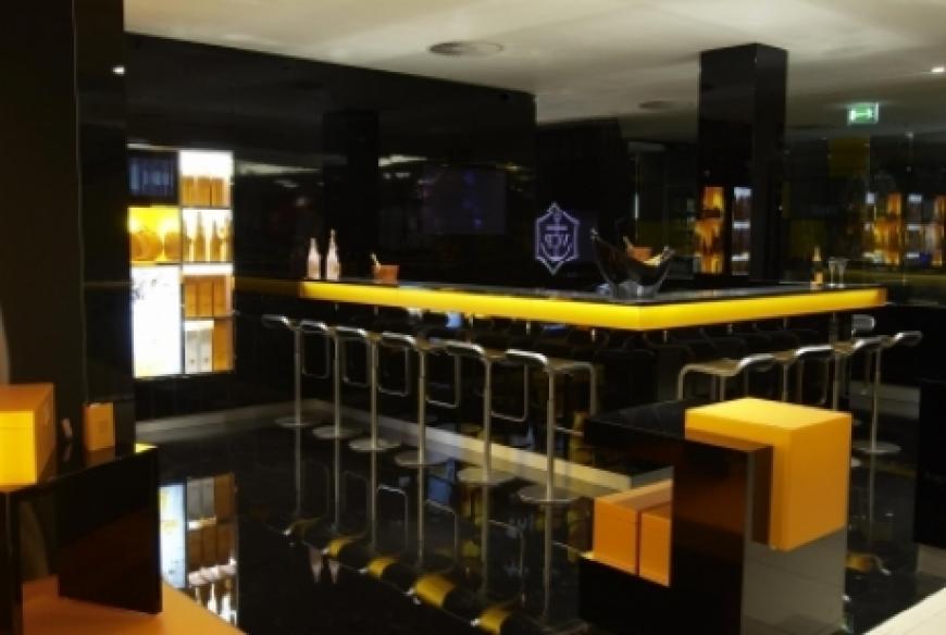 Die Bar der Veuve Clicquot Champagner Boutique im Alsterhaus