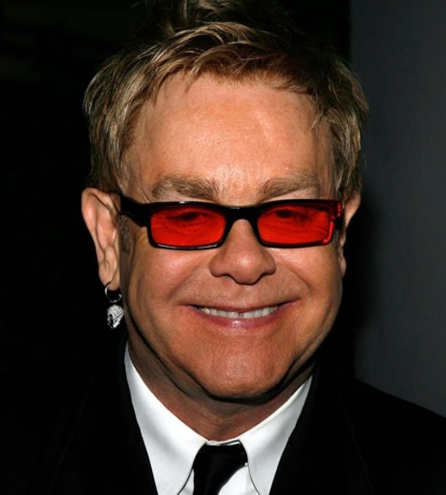 Elton Johns Markenzeichen ist die Brille. Schrille Farben, ungewöhnliche Formen - je ausgefallener, desto besser