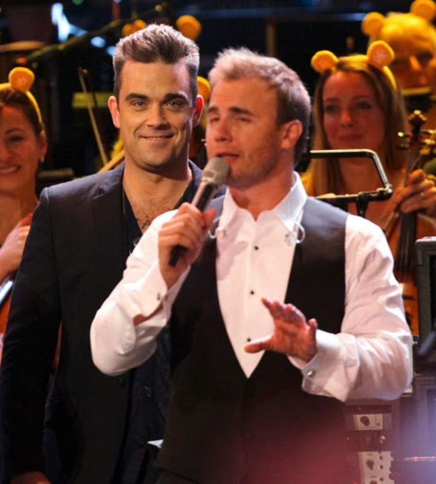 Robbie Williams genießt den gemeinsamen Auftritt. Vor wenigen Wochen ließ er sich noch ein